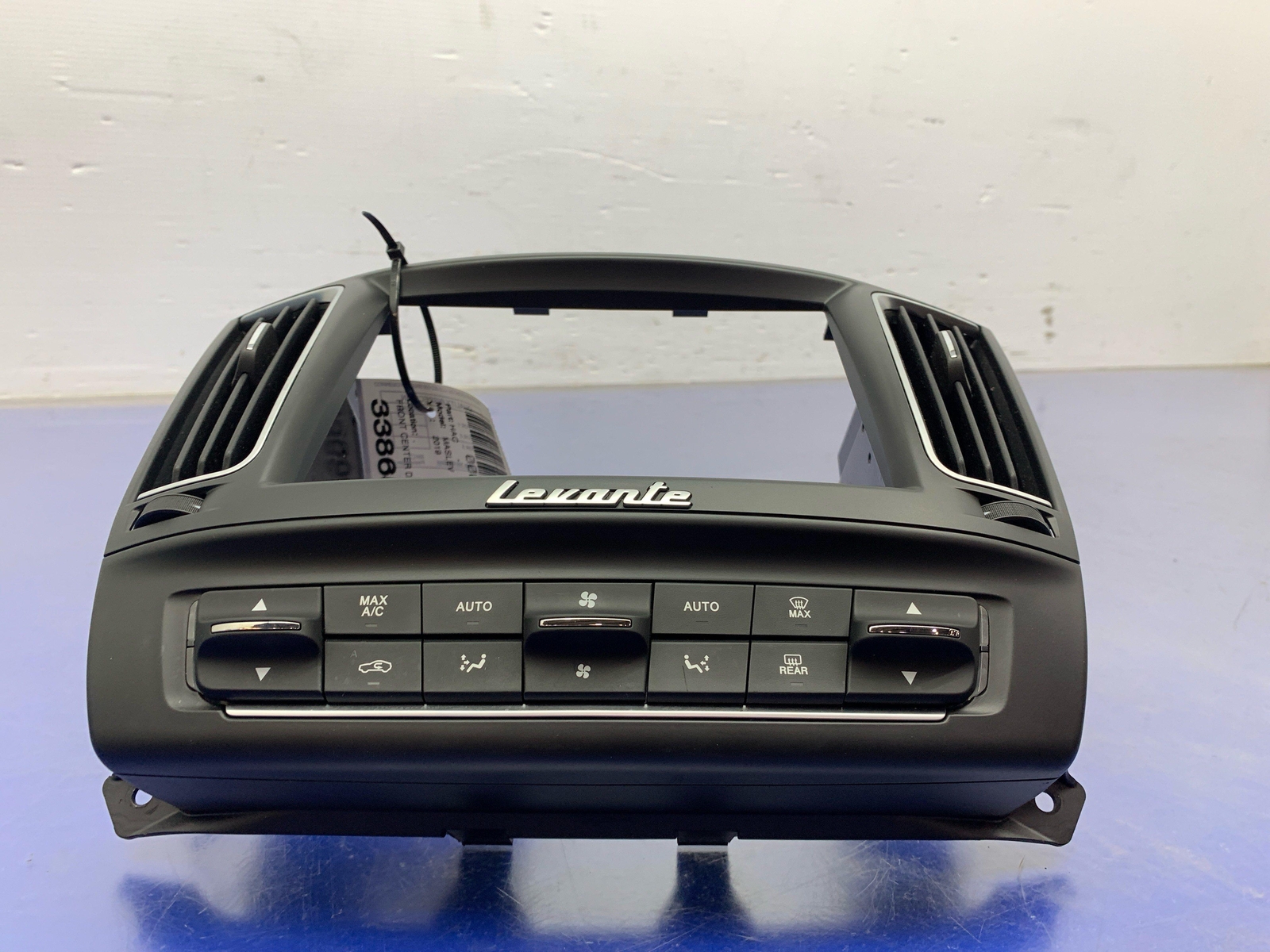 2017-2020 MASERATI LEVANTE CLIMATE CONTROL PANEL 6700749220 OEM