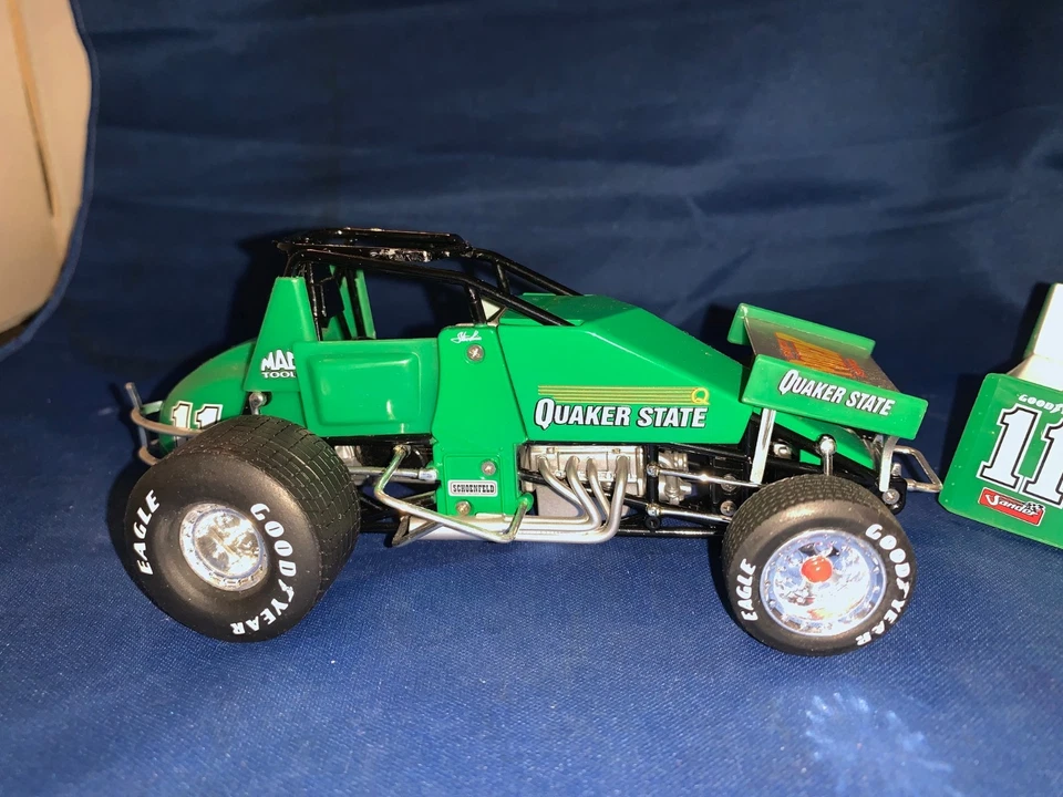ЛИТАЯ МОДЕЛЬ АВТОМОБИЛЯ NASCAR SPRINT МАСШТАБ 1:25 NO7 STEVE KINSER QUAKER STATE LE 1997 - Изображение 2 из 4