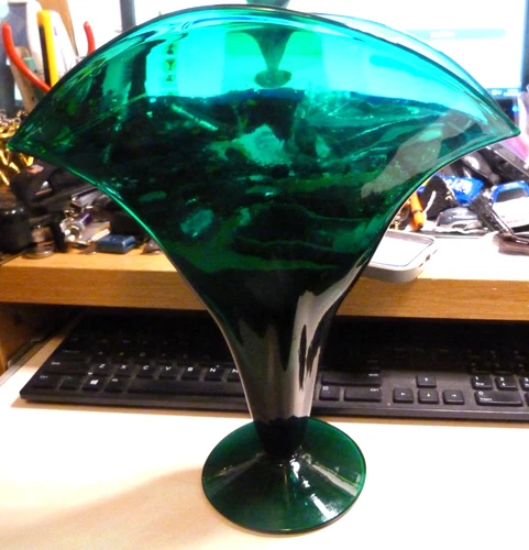 Blenko Hand Blown Emerald Green Glass Fan Vase