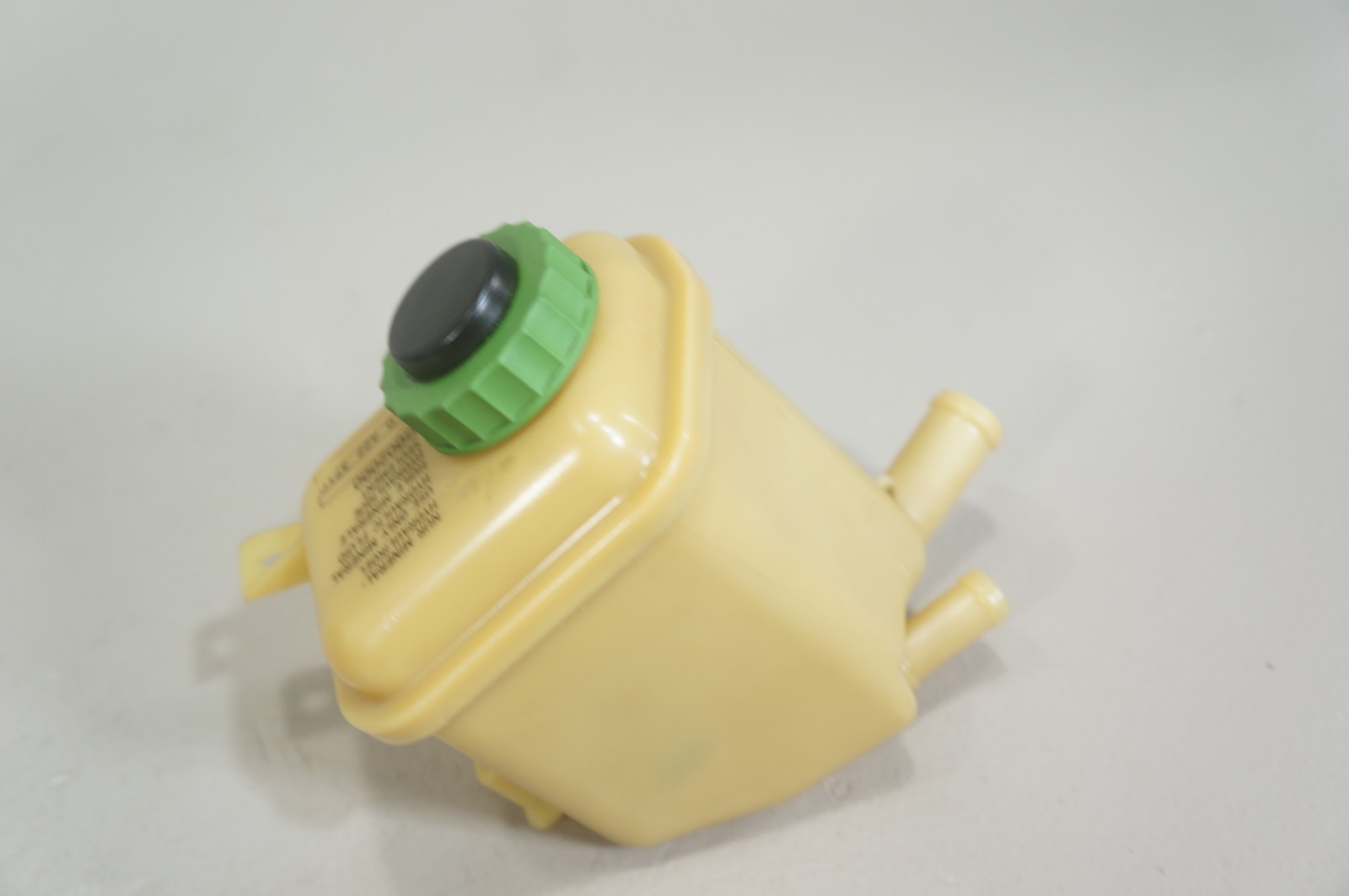 03-2007 vw touareg porsche cayenne power steering pump reservoir tank 7L0422371C