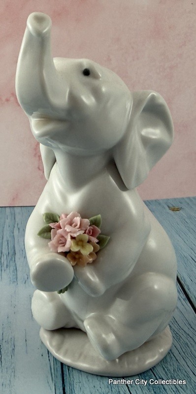 Lladro #6462 "Lucky In Love" Elephant Flowers Spain Made Porcelain Figurine