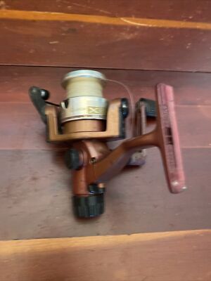 Vintage ZEBCO QUANTUM XR2 Spinning Fishing Reel Long Stroke 1994 Burgundy 