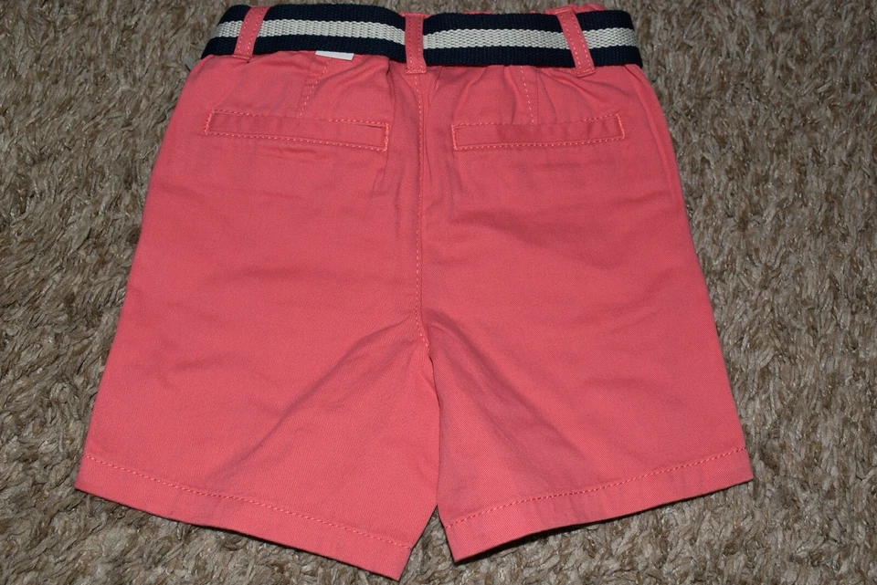 6R!¡GUAU! NUEVO CON ETIQUETAS 4T The Children's Place Polo Camisa y Pantalones Cortos Chinos con Cinturón Conjunto Foto 4 de 4