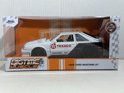 JADA BTM 1989 FORD MUSTANG GT 1:24 TEXACO WHITE / MATTE BLACK DIECAST 35032 #95
