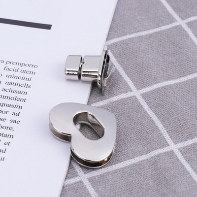 2 Stück herzförmiges Twist Lock Ornament DIY Metall Open-Close Zubehör für