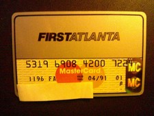 TARJETA DE CRÉDITO VENCIDA RARA VINTAGE *PLATEADA PRIMERA ATLANTA MASTERCARD*.  Exp. 4/91