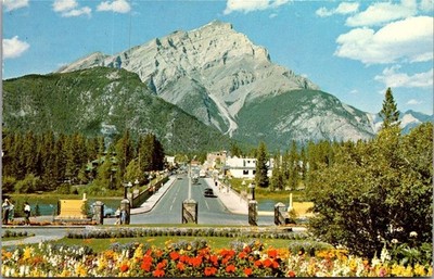 BANFF MAIN STREET Cascade Mountain CANADIAN ROCKIES c1973 Postcard