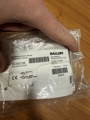 NEW Balluff Sensor BOS0126 BOS5K-PS-IX10-S76 10-30V DC Sn=20M Photoelectric