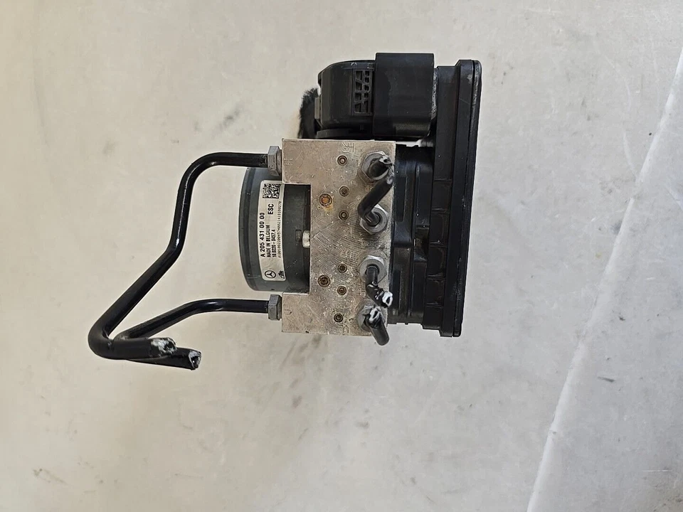 2015 -2016 Mercedes Benz C300 C400 Control Module Unit A2059012800 - Image 4 of 4