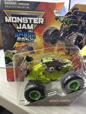 Monster Jam Smash & Bash Series 1 Grave Digger 1 /64 Scale New In Package