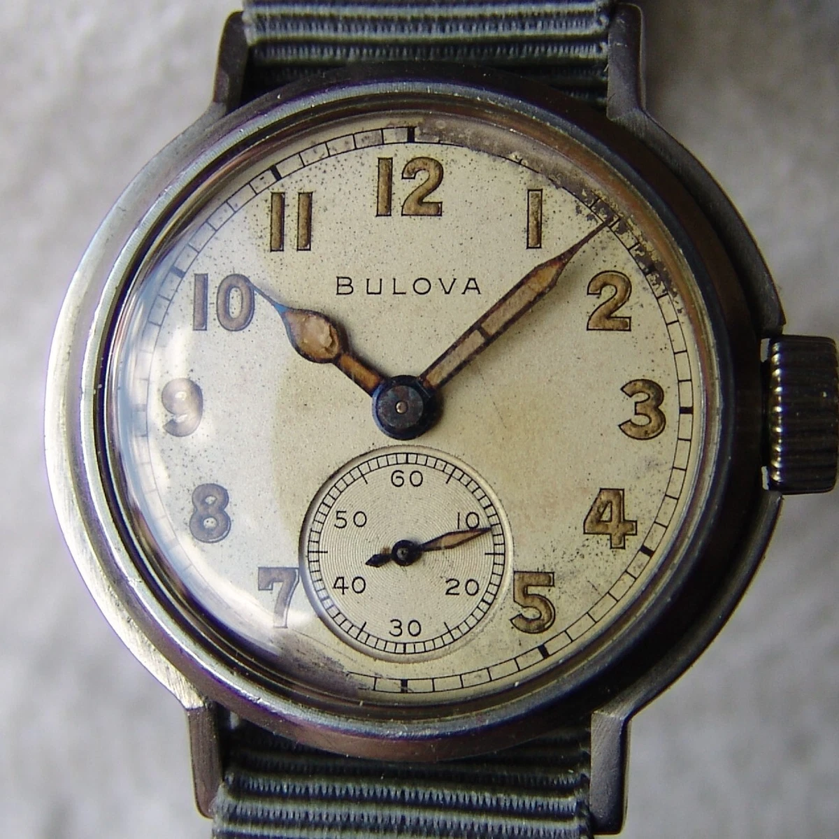 MONTRE BRACELET HOMME VINTAGE 33 MM POQUE DE LA SECONDE GUERRE MONDIALE BULOVA
