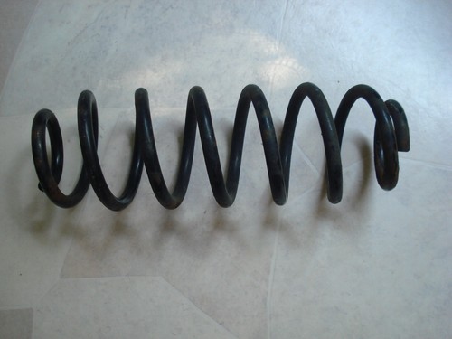 VW Passat 3C Limousine 1,6 FSI  Fahrwerkfeder hinten Feder