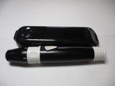 Contour Next One blood glucose meter SN 6218812 Plus MICROLET ONE Lancet Holder