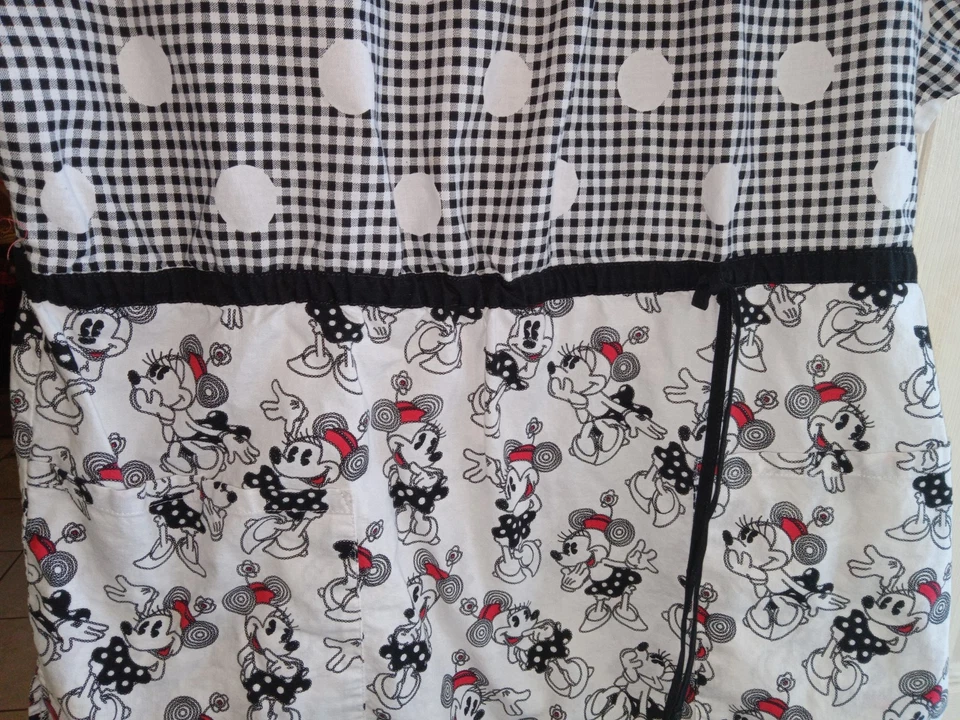 Blusa Médica Disney XL Minnie Mouse Mujer Lunares y Guinga BLANCO Y NEGRO Enfermera Foto 3 de 4