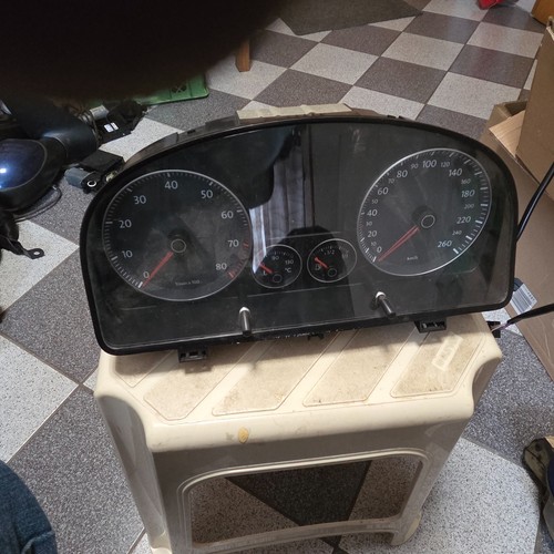 VW  Touran 1T Tacho Kombiinstrument 1T0920872E