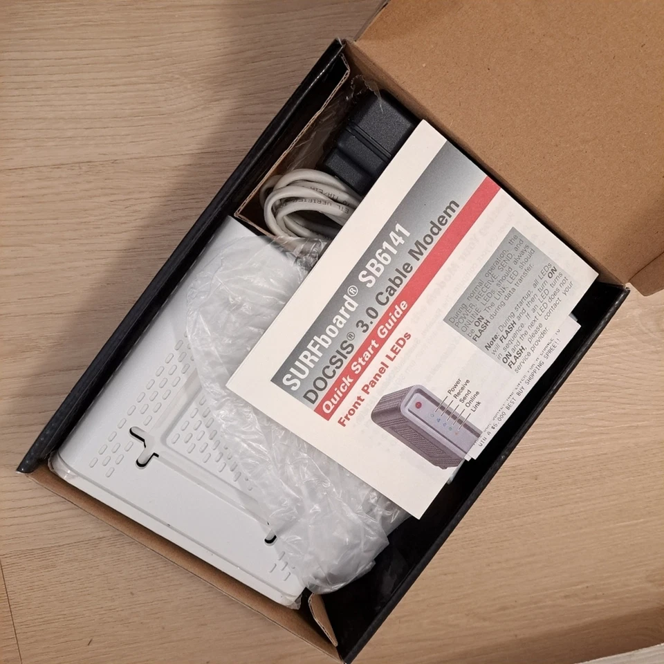 NEW Motorola SURFboard SB6141 DOCSIS 3.0 Extreme Speed Cable Modem - Image 2 of 4