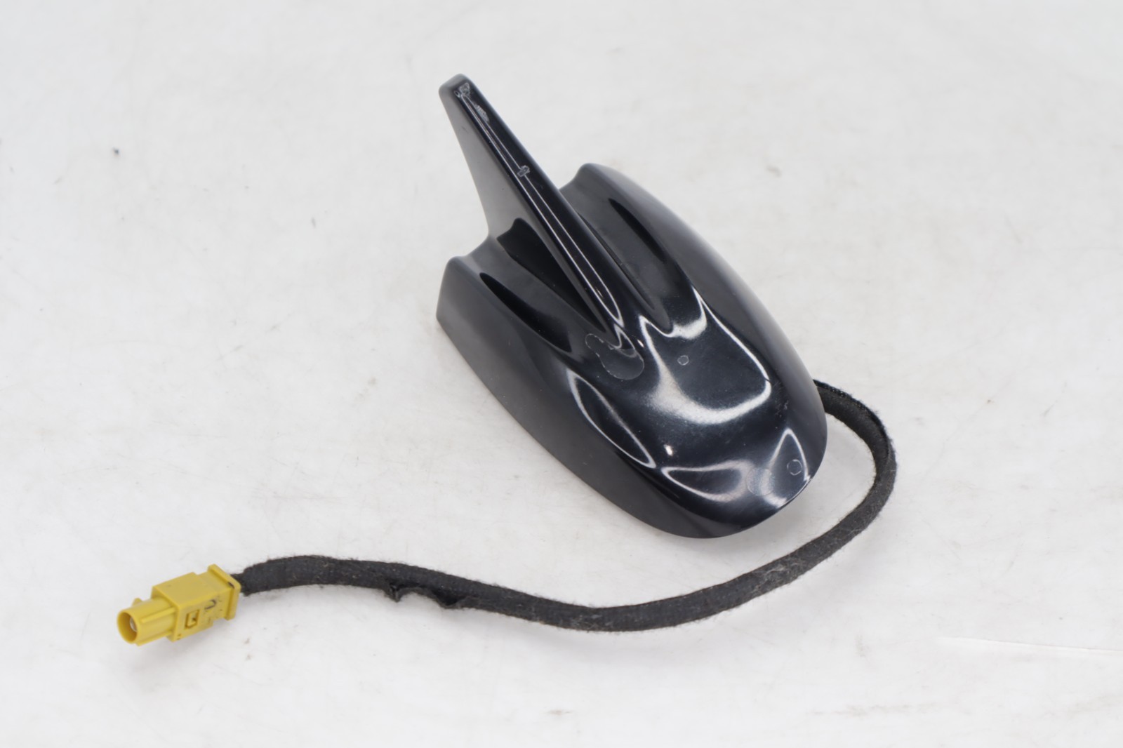 ✅ 2014-2017 Maserati Ghibli Rear Shark Fin Antenna Module Black 670026012