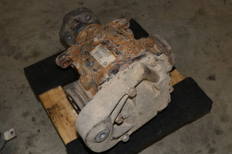 2006 BMW 330XI 3.0L - EIXO TRASEIRO Diferencial / DIFF (3.23) 7529907 - Imagem 2 de 4