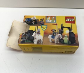 Lego Castle 6034: Black Monarch's Ghost Set, Complete w/ Box, Instructions