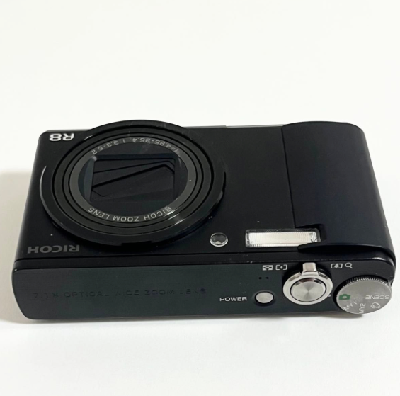Excellent] Ricoh R8 10.0MP Wide Angle Zoom 7.1x Digital Camera