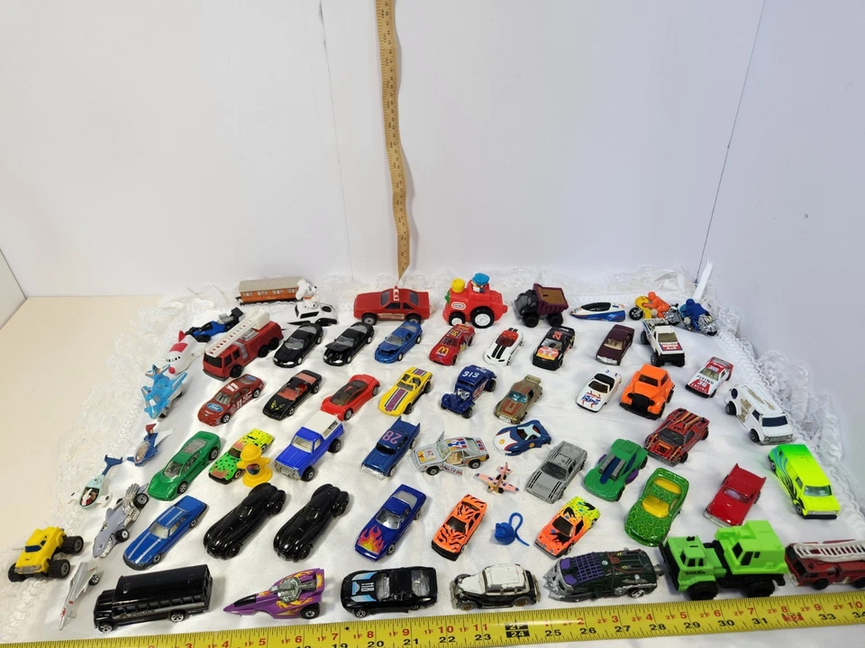 LOT OF HOT WHEEL CARS 🚗 - Image 3 of 4