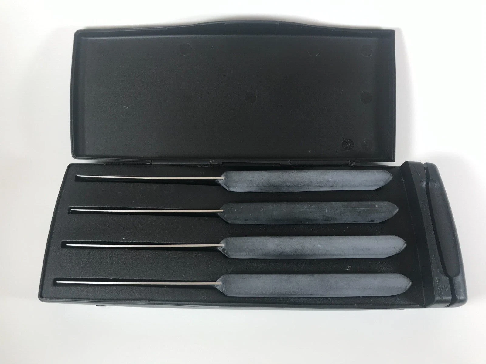 The Pampered Chef Forged Steak Knife Set of 4 with Case