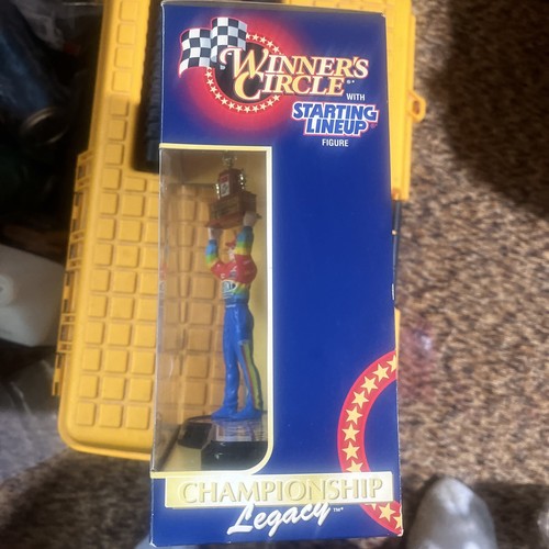 JEFF GORDON STARTING LINEUP CHAMPIONSHIP LEGACY WINNERS CIRCLE - Picture 3 of 7