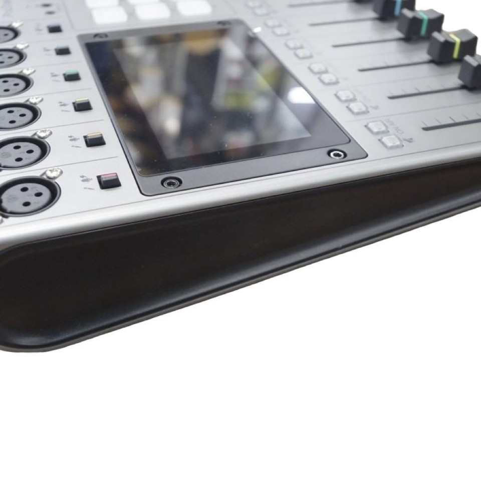 Zoom Podtrak P8 Portable Multitrack Podcast Recorder Silver W24.8xL29