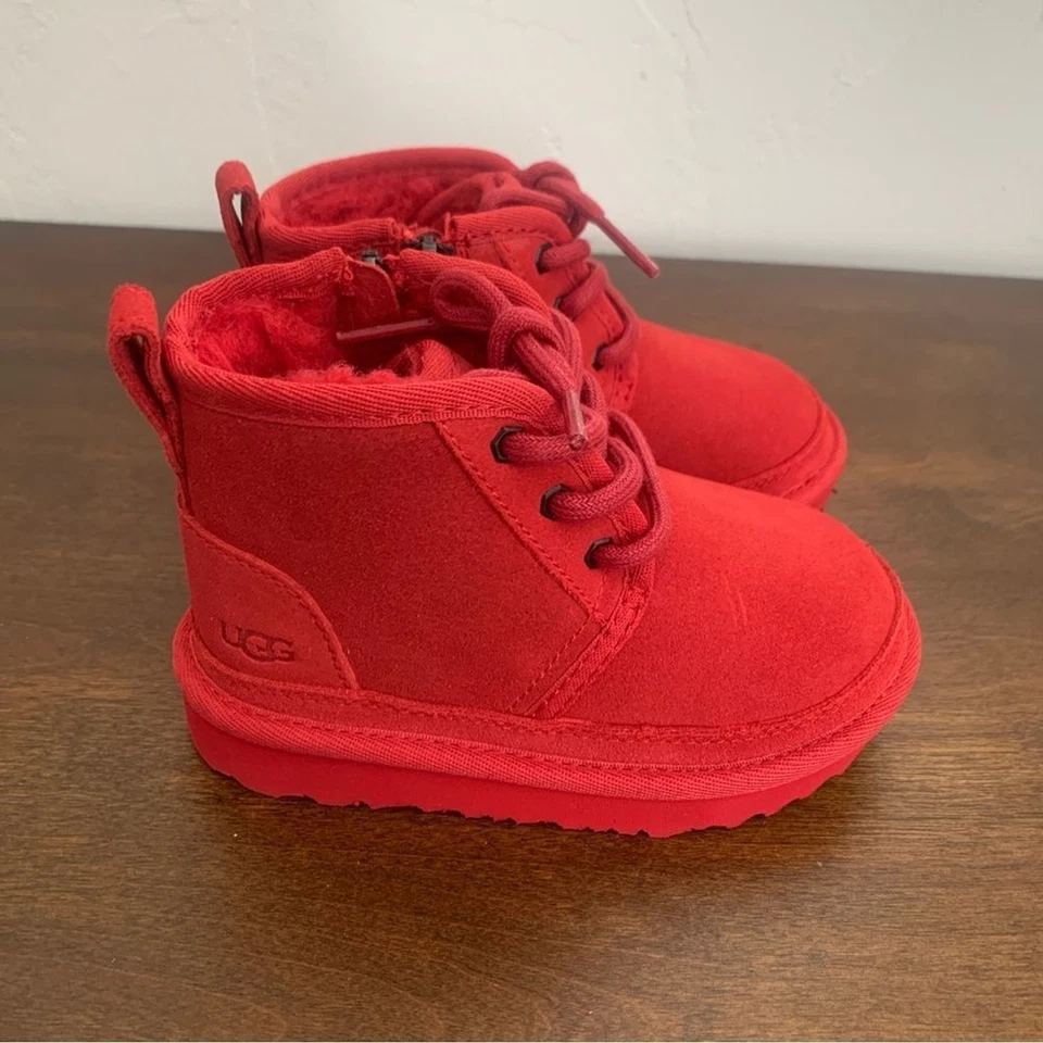 UGG NEW Unisex Neumel II Boots Baby Size 7 Chukka Boot Red - Image 3 of 4