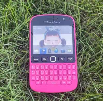 BlackBerry 9720 3G WIFI 5MP Camera FM Radio GPS Unlocked Cellphone