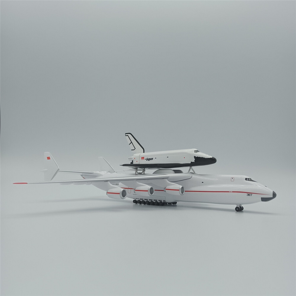 An-225 Buran 1/400モデル Antonov AN-225 AN225 Mriya - Buran Space Shuttle - 42cm