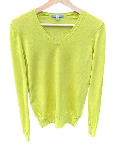 Uniqlo Sweater Women’s Size M 100% Wool V-Neck Neon Green Lightweight