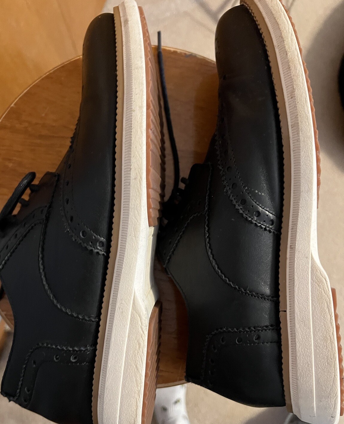 SAOLA Scarpe eleganti LAOKS Hybrid Brogue Oxford con lacci a coda da uomo nere taglia 10 5638 01