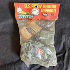 1970s Vintage US Army Armor Division MIP Tim Mee Toys Sealed Soldiers and Tank