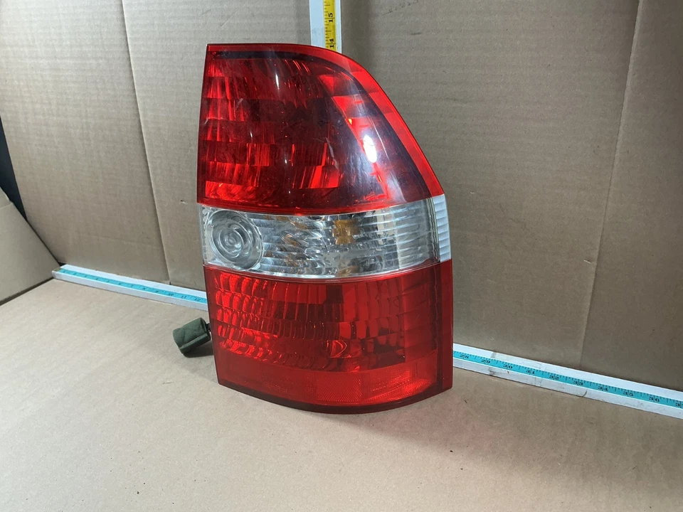 Conjunto de luz trasera derecha del lado del pasajero Acura MDX 2001-2003 Foto 2 de 4