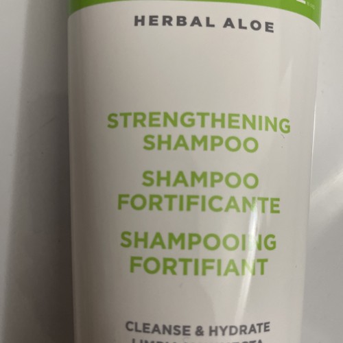 Herbal Aloe Strengthening Shampoo - 第 2/3 張圖片