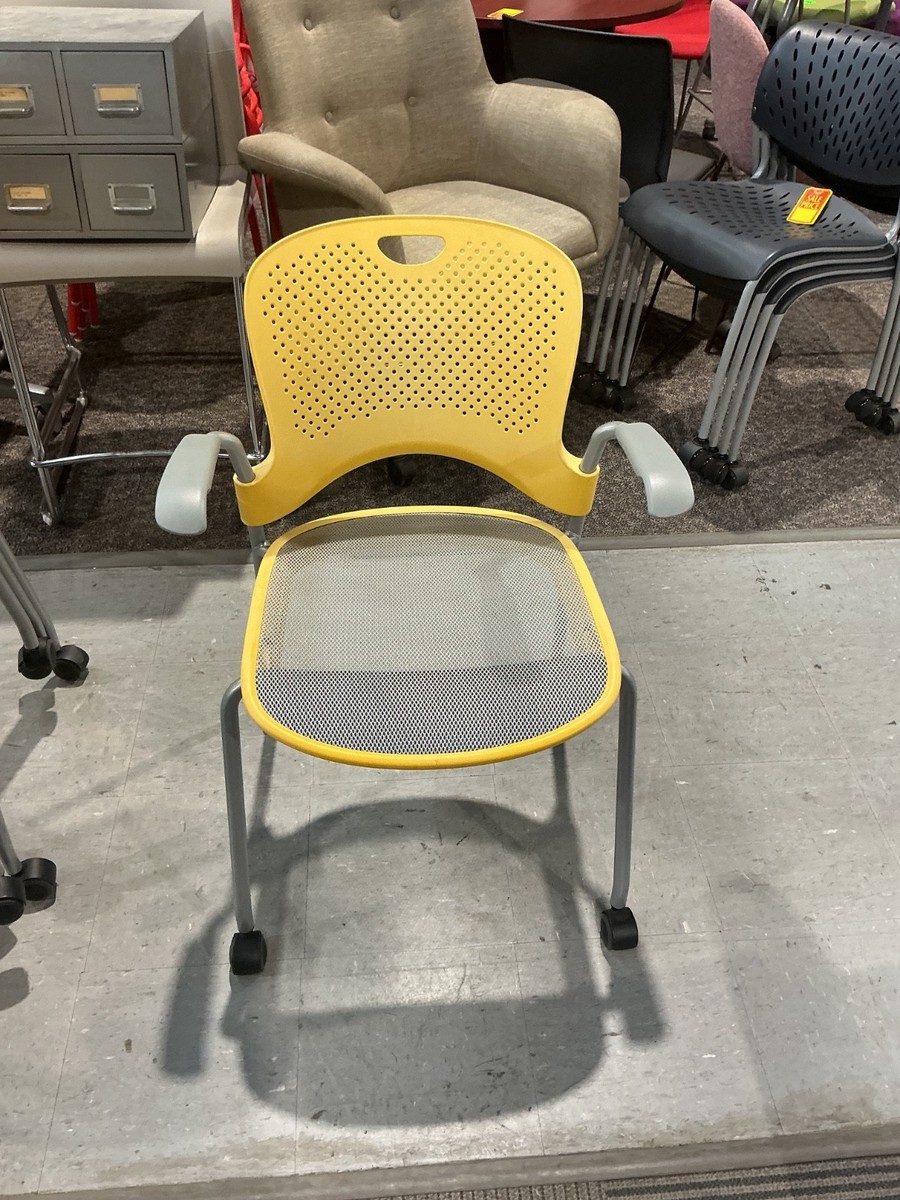 Herman Miller イエローチェア Herman Miller Caper Side / Guest/Stack Chair on Casters w/ Yellow