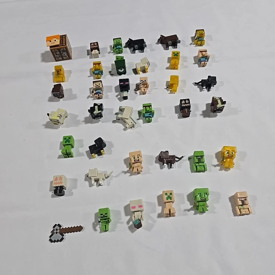Lote sortido de 38 mini figuras Mattel Minecraft cavalo vaca trepadeira mob golem - Imagem 2 de 4