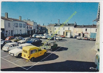 CP 44450 La CHAPELLE BASSE MER PLACE L'EGLISE Voitures La Poste commerces CIM