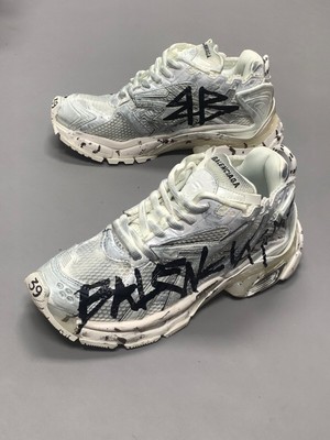 Size 9 - Balenciaga Runner Sneaker Graffiti - White Black Men s