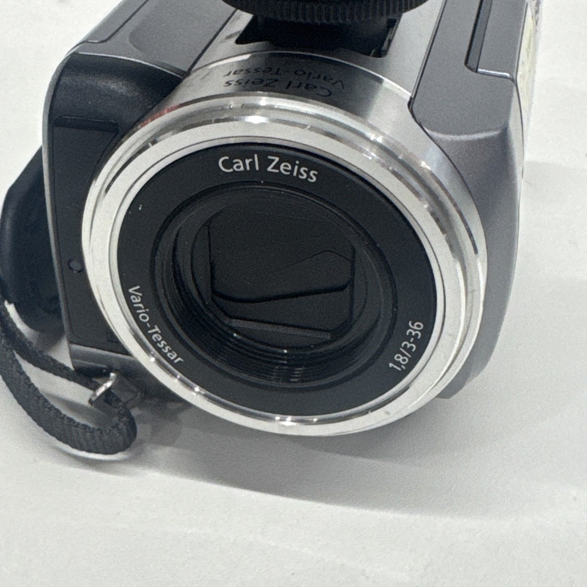 Sony Handycam DCR-SR60 Camcorder Silver 30GB HDD 2.5