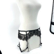 Victoria  s Secret Lace Garter Belt Black Floral Lace M/L NWT Boudoir Lingerie