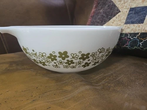 Vintage Pyrex Spring Blossom Crazy Daisy 2.5 Quart Mixing Bowl White Green #443
