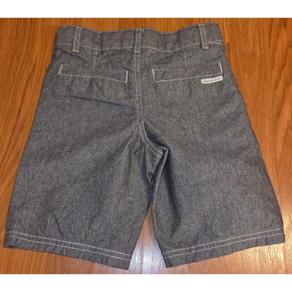 Shorts Calvin Klein cinza escuro - Masculino tamanho 5 - Imagem 3 de 4