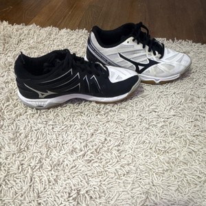 Mizuno Volleyball Shoes Black White Athletic Sport Lace-Up Footwear