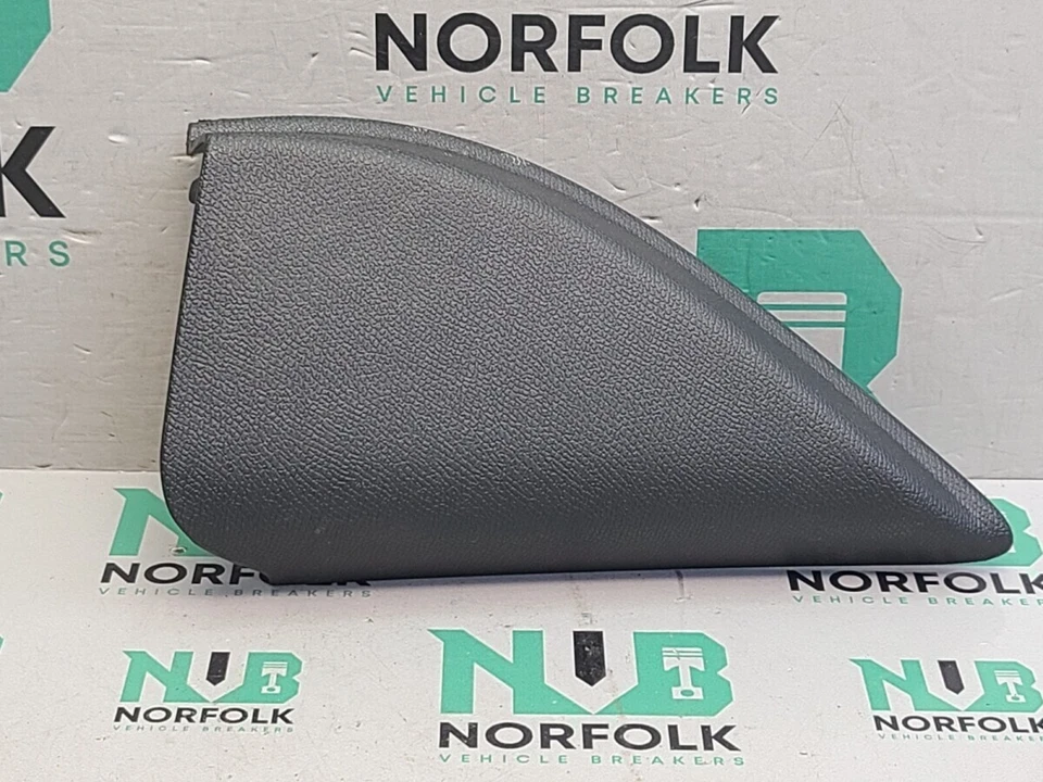 PEUGEOT 3008 LADO PASO IZQUIERDO VENTANA TRASERA TRIÁNGULO MOLDURA 9814535877 9810274377 Foto 2 de 4