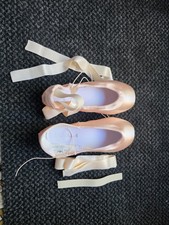 New Duval Professional 8.5 XW Ballet Pointe Shoes DV U With ribbon and elastic