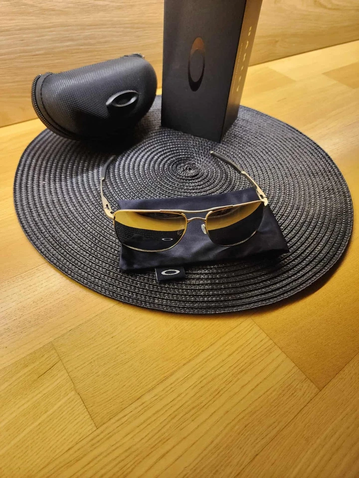 Lente plateada polarizada con marco de metal Oakley Gauge 8 ¡NUEVA! Foto 2 de 4