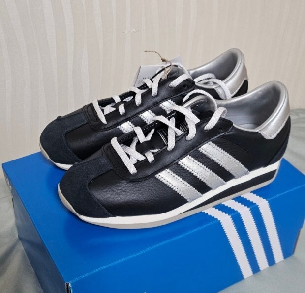 adidas Country II Black Silver Mens Womens Sneakers JH5601