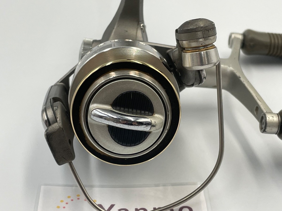 Moulinet Tournant 2000D 5.2:1 Moulinet De Pêche Tournant Shimano Stella 2000 - Rapport 5.2:1 - 13 Roulements - Occasion Excellent état Moulinet Shimano Stella